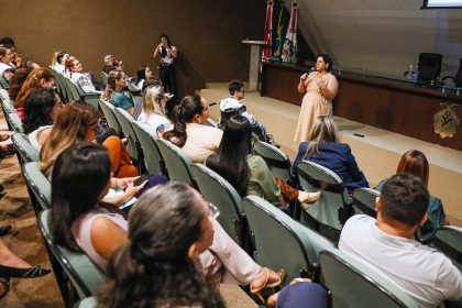 Diretoria de Saúde da Aleam realiza ciclo de palestras sobre autismo na Semana de Conscientização
