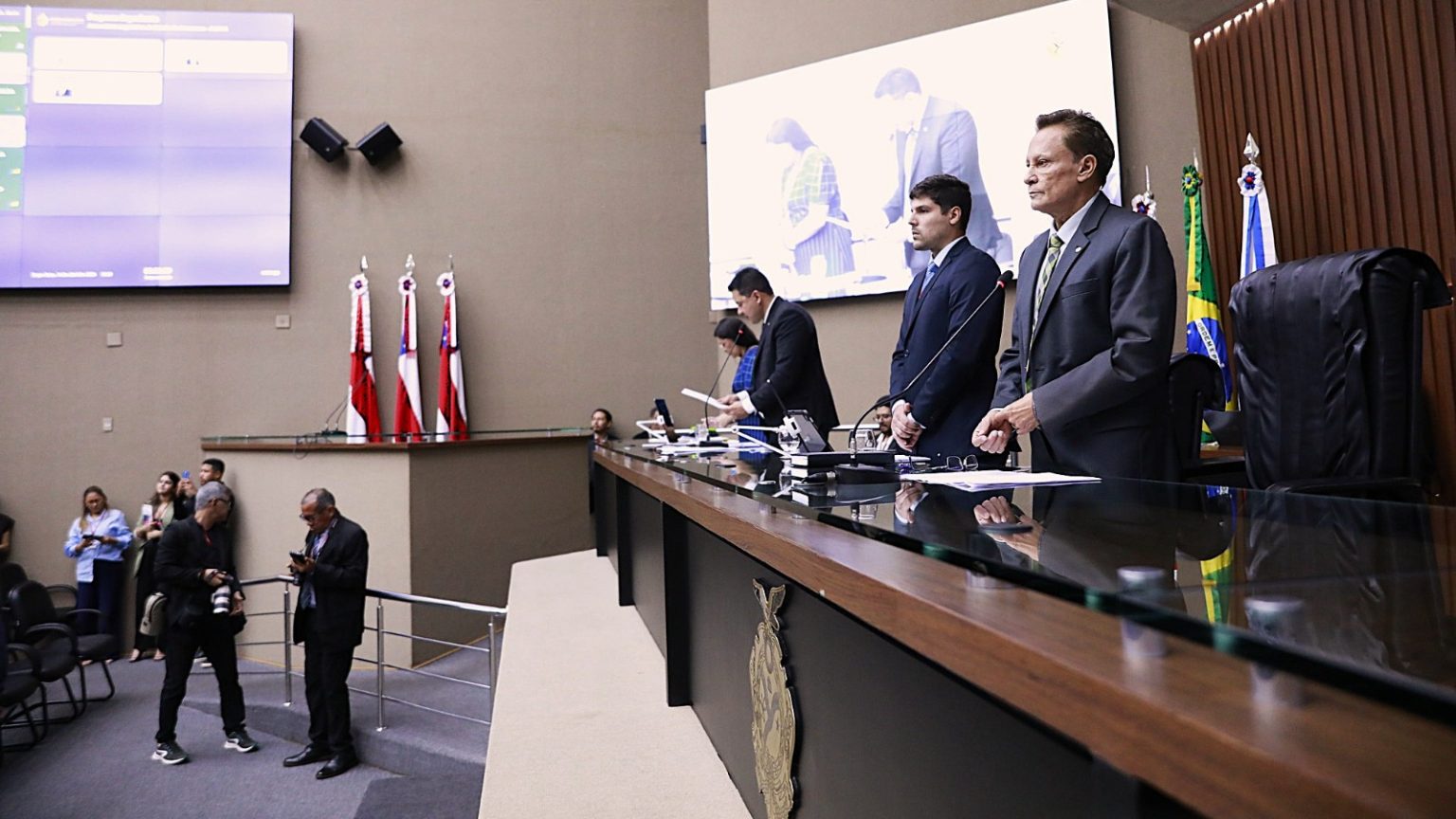 Em Sessão Ordinária, deputados votam matérias sobre saúde, violência contra a mulher e atendimento na cheia e vazante dos rios