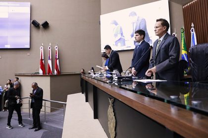 Em Sessão Ordinária, deputados votam matérias sobre saúde, violência contra a mulher e atendimento na cheia e vazante dos rios