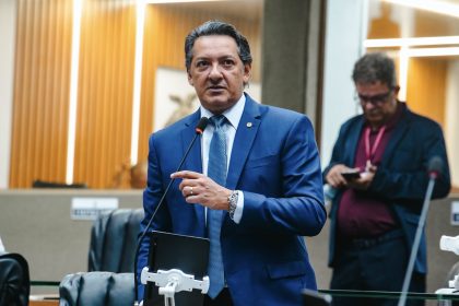 Felipe Souza propõe reserva de vagas para artesãos idosos em eventos no Amazonas