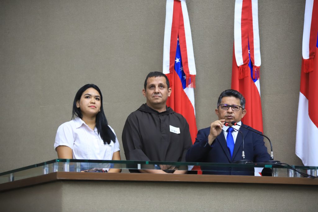 Aleam aprova projeto de Sinésio que torna Barco Hospital São João XXIII entidade de utilidade pública e já soma mais de 205 mil atendimentos desde 2024 no Amazonas