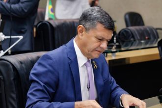 Comandante Dan denuncia falta de água potável no interior e cobra efetivação da Lei da Segurança Hídrica no Amazonas