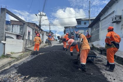 Prefeitura de Manaus avança com recuperação asfáltica no Zumbi