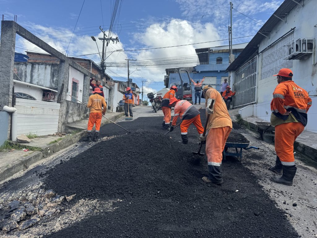 Prefeitura de Manaus avança com recuperação asfáltica no Zumbi