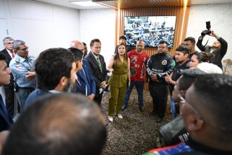 No Amazonas, deputada Joana Darc defende motoristas de aplicativo e sugere moção de repúdio ao PLP 15225