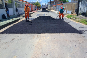 Prefeitura de Manaus avança com nova frente de asfalto