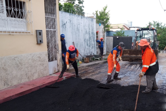 Prefeitura de Manaus inicia recapeamento asfáltico na Alameda Saturnino para melhorar mobilidade urbana no Centro