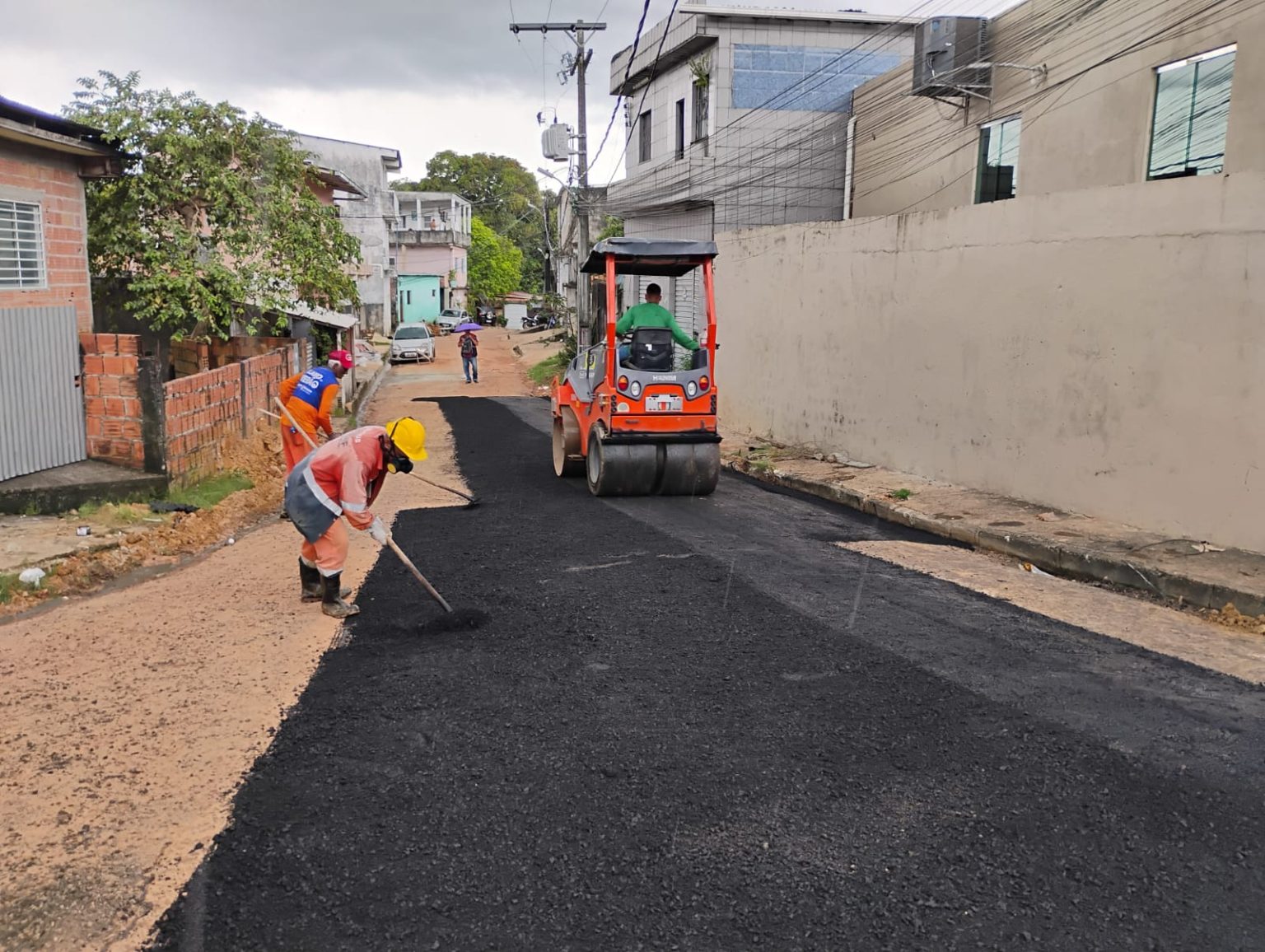 Prefeitura intensifica recuperação asfáltica na zona Oeste
