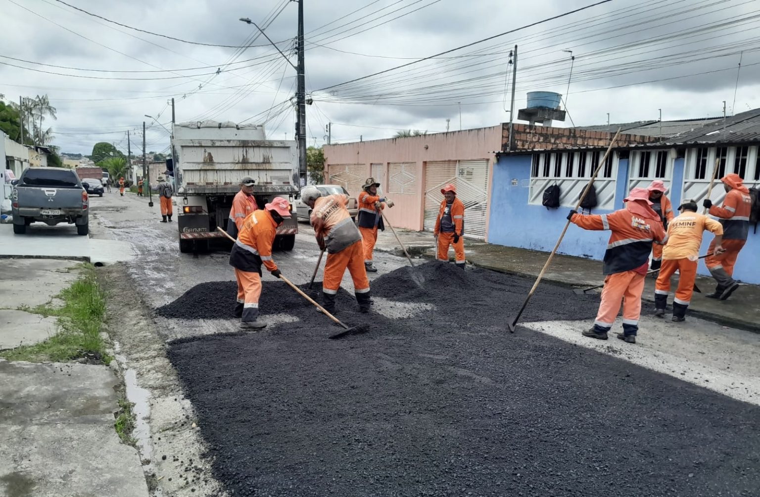 Prefeitura de Manaus recupera nova rua do conjunto Castanheira