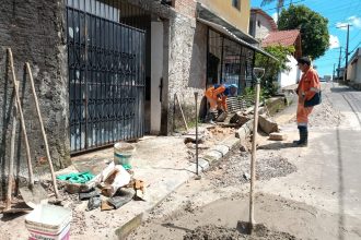 Manaus intensifica recuperação da drenagem na rua Hugo de Abreu para reduzir impactos das chuvas e prevenir alagamentos