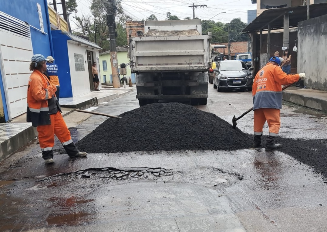 Prefeitura de Manaus transforma rua do conjunto Riacho Doce