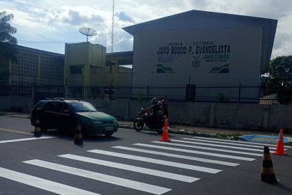 Prefeitura de Manaus implanta e revitaliza mais de 400 faixas de pedestres com reforço nas áreas escolares