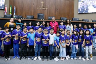 Programa Cidadão de Berço leva educação política a alunos do 5º ano na Aleam