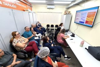 Maternidade Dr. Moura Tapajóz promove sessão clínica e atualiza protocolos sobre hemorragia pós-parto
