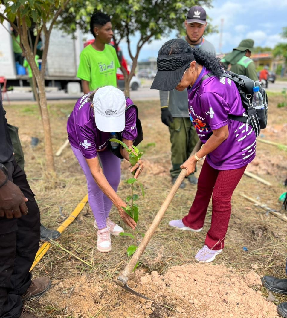 Prefeitura de Manaus promove ação intersetorial aliando saúde e meio ambiente na alameda Alphaville