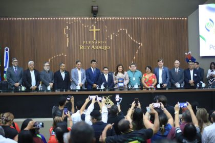 Sinésio Campos homenageia Conab Amazonas pelos 36 anos de atuação na região e reforça o combate à fome e apoio à produção rural no Estado