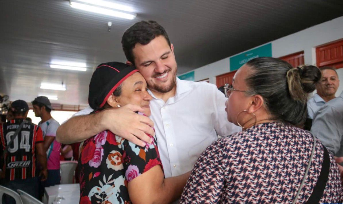 Primeiro ato de Renato Júnior, prefeito, é na feira