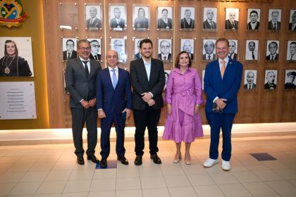 Prefeito Renato Junior realiza visita institucional ao TCE-AM