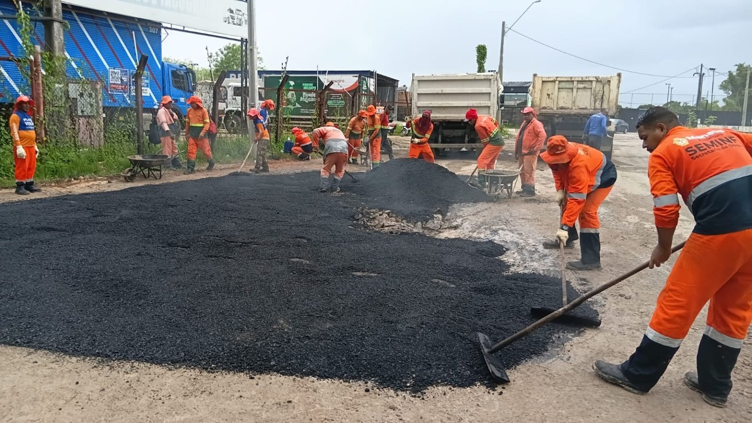 Recuperação asfáltica no bairro Colônia Santo Antônio