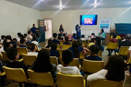 Procon Manaus realiza ação sobre direitos do consumidor