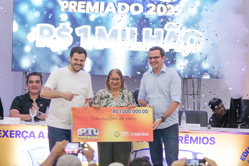 Prefeito Renato Junior entrega prêmios do ‘IPTU Premiado’
