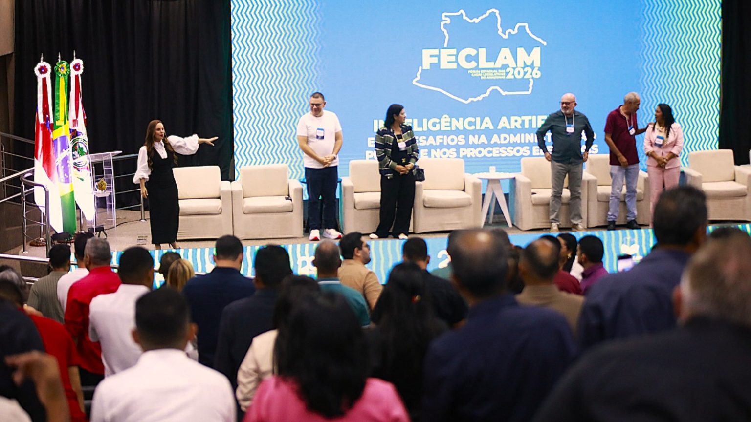 VI Feclam abre ciclo de palestras abordando comunicação e oratória para vereadores e assessores