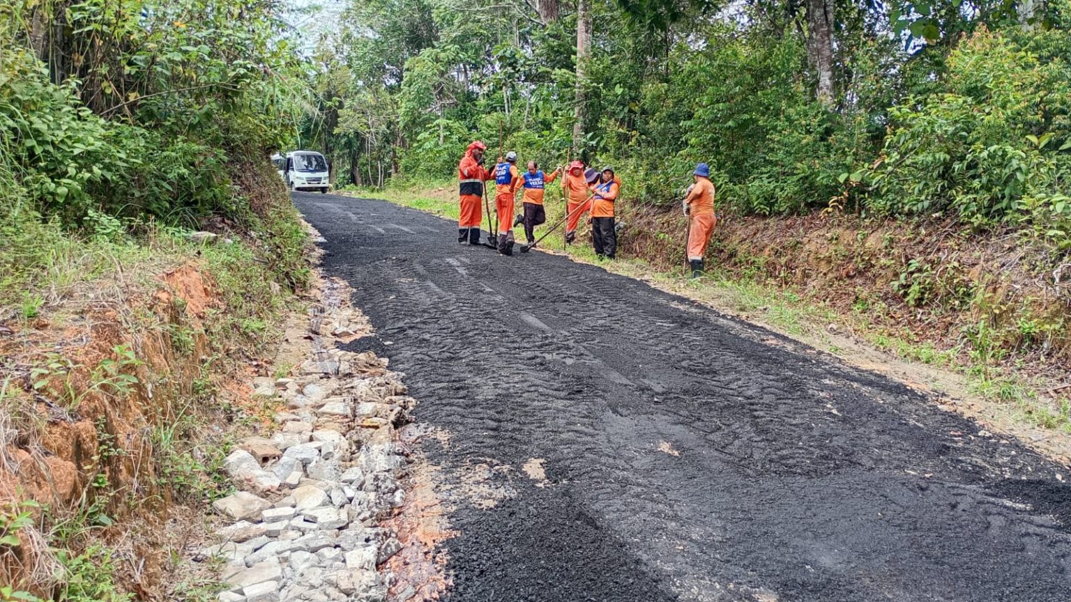 Prefeitura de Manaus avança com pavimentação em ramal