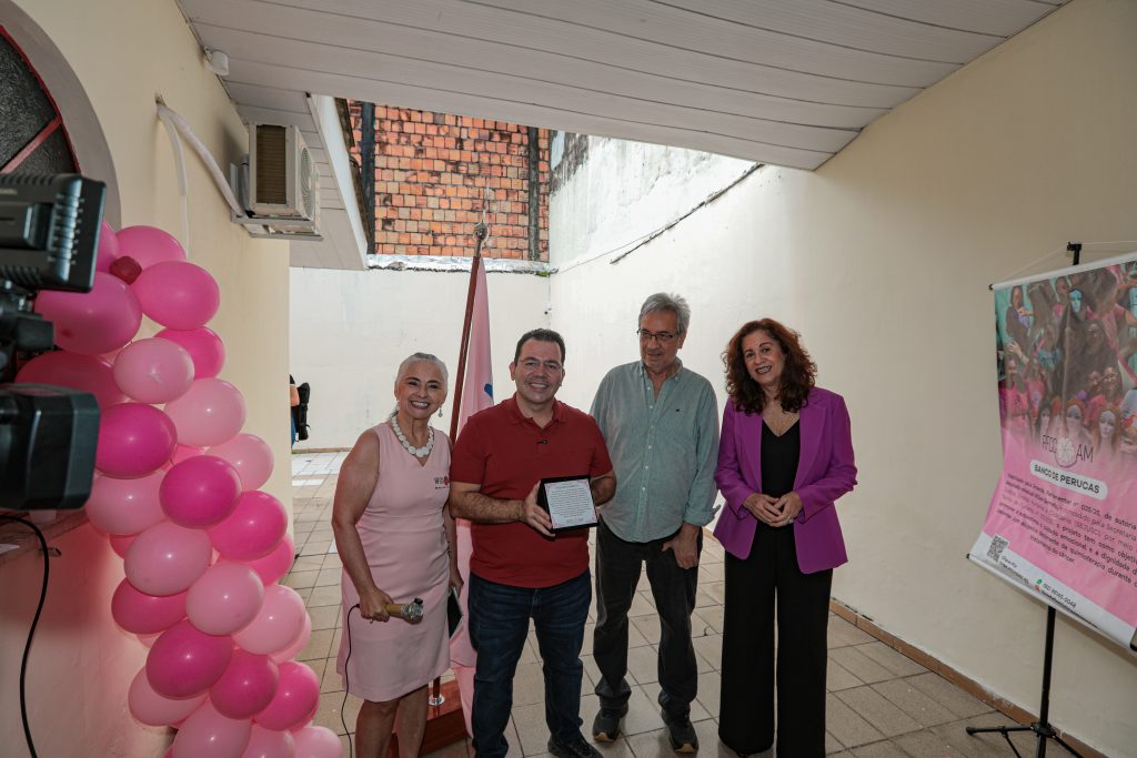 Com apoio de Wilker Barreto, primeiro Banco de Perucas do Amazonas é inaugurado