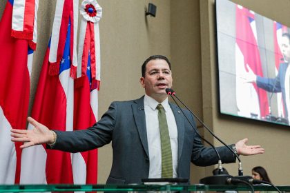 Wilker Barreto pede revisão dos contratos vigentes no Amazonas e a substituição imediata da secretária de Saúde