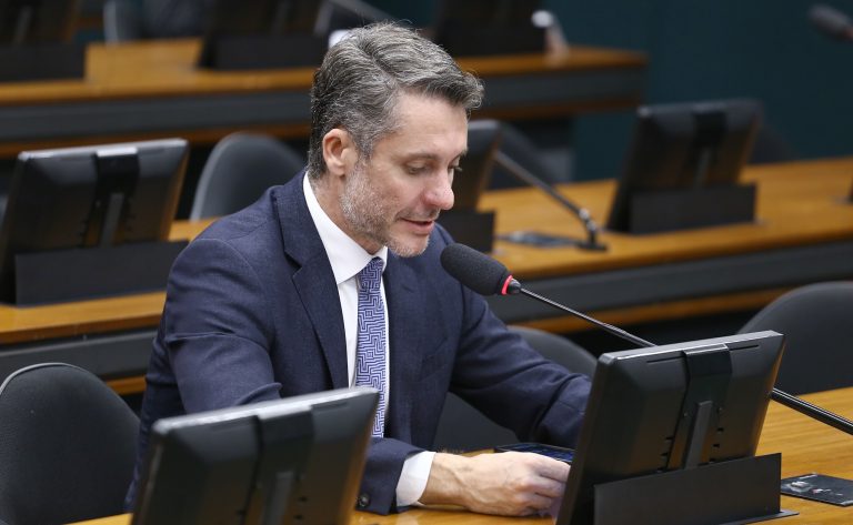 Comissão aprova admissibilidade de PEC que cria incentivos fiscais para o setor de reciclagem