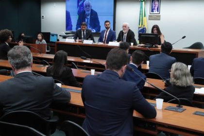 Comissão de saúde avalia estágio de retomada da produção nacional de medicamentos