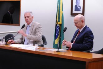 Debatedores criticam “pejotização” e alertam para perda de direitos e queda na arrecadação