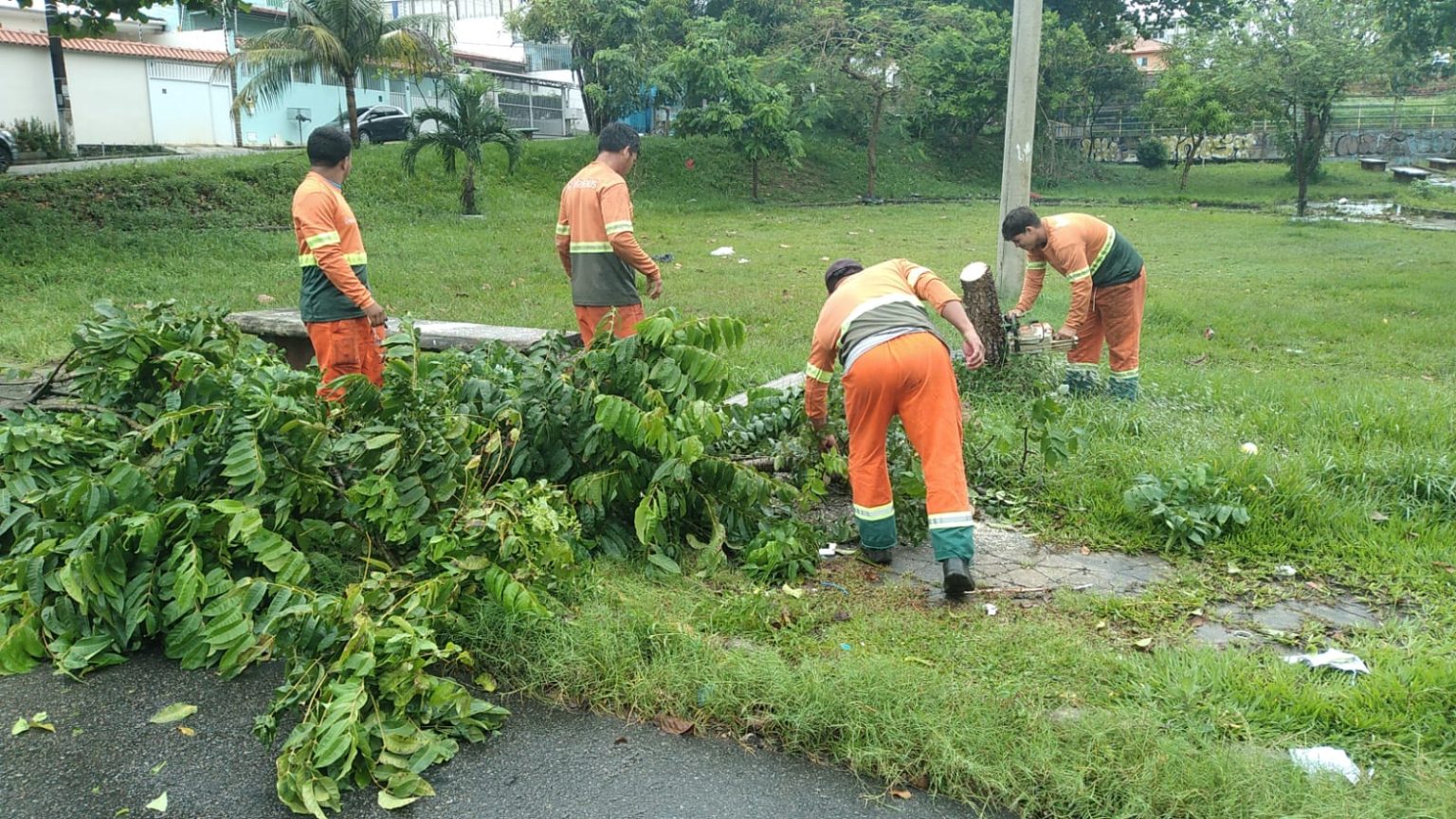 PMM recolhe 12 toneladas de lixo durante chuva deste sábado, 4/4