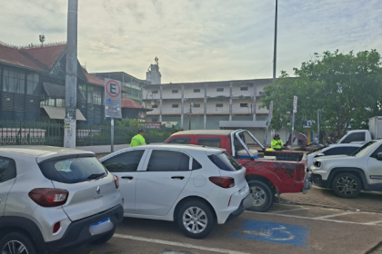 Prefeitura de Manaus reforça fiscalização e garante respeito às vagas de idosos e PcDs no Centro