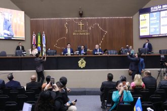 Aleam elege, por unanimidade, Roberto Cidade e Serafim Corrêa para o mandato tampão ao Governo do Amazonas