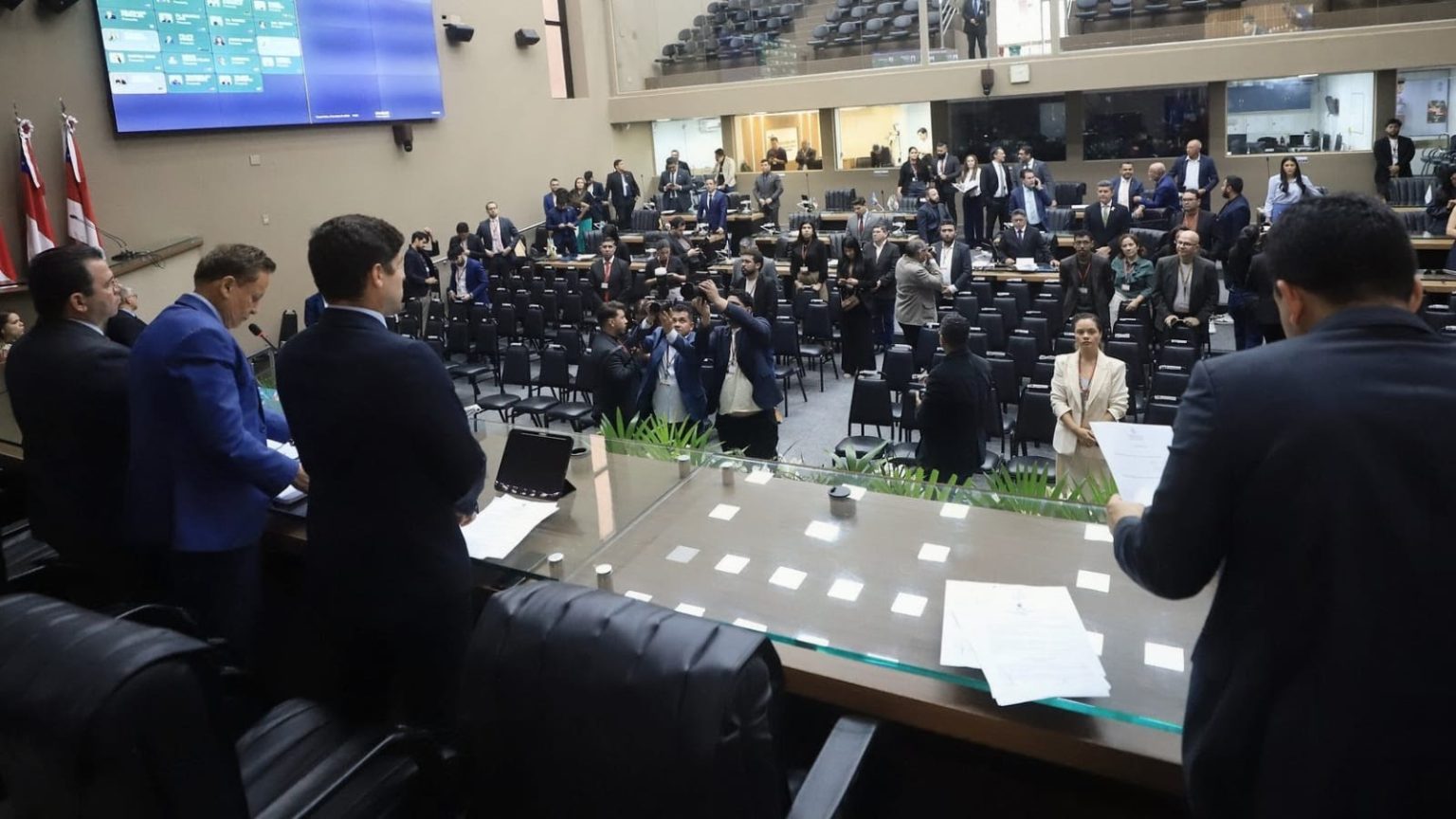 Assembleia Legislativa do Amazonas aprova Projetos de Lei contra maus-tratos a animais e de incentivo ao artesanato dos povos originários