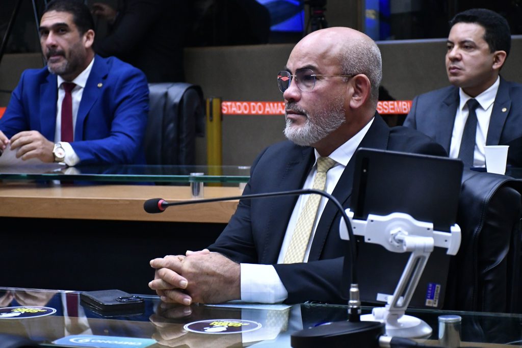 Lei de autoria do deputado Cabo Maciel garante matrícula na escola pública a crianças e adolescentes imigrantes