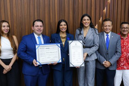 Por iniciativa de Wilker Barreto, Marciele Albuquerque recebe título de Cidadã Amazonense