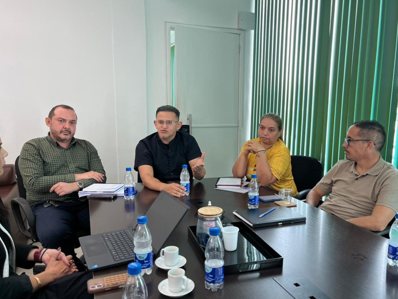 Prefeitura de Manaus e 99 firmam parceria para aprimorar transporte por aplicativo durante o Maio Amarelo