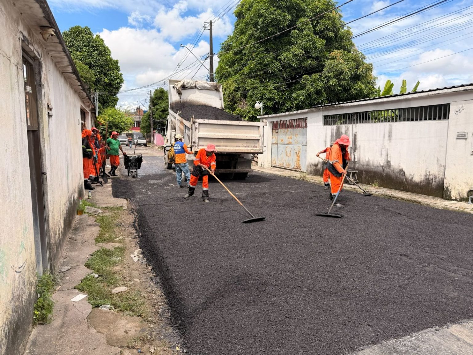 Prefeitura de Manaus intensifica operação Tapa-Buracos no bairro Cidade Nova e recupera trechos das vias