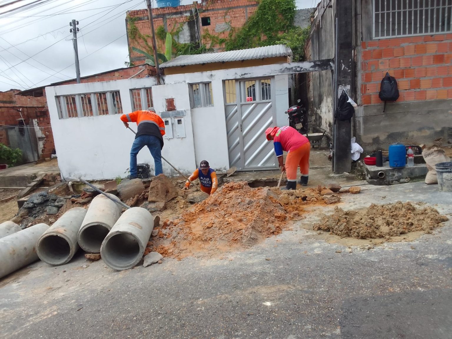 Prefeitura de Manaus moderniza rede de drenagem na rua do Igarapé, zona Leste, para prevenir danos causados por obstruções