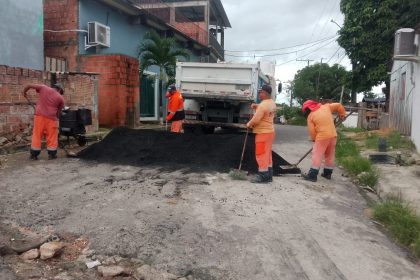 Prefeitura de Manaus realiza recuperação asfáltica na rua Sol Nascente, bairro Gilberto Mestrinho, zona Leste
