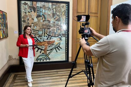Programa ‘Aplausos’ faz balanço cultural do mês de abril e fala sobre o mundo do jornalismo na TV Aleam