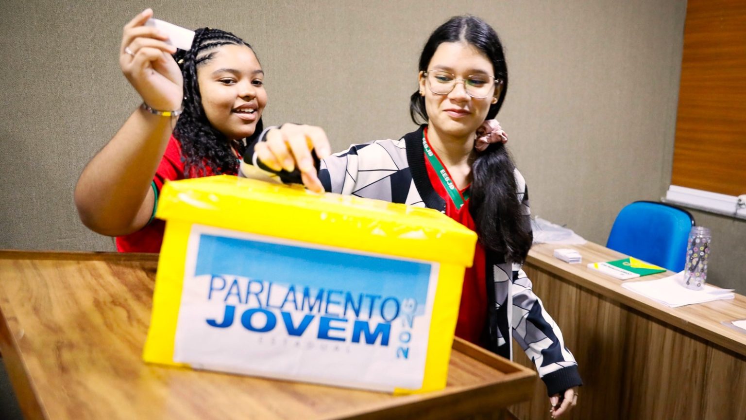 Programa Parlamento Jovem chega a 22 estudantes escolhidos para vivência parlamentar na Aleam