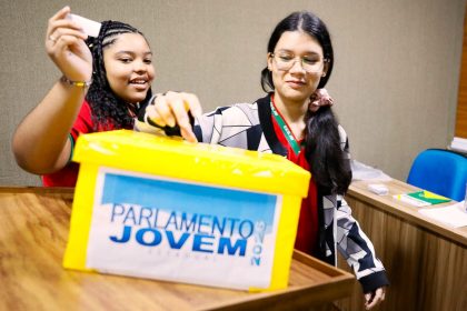 Programa Parlamento Jovem chega a 22 estudantes escolhidos para vivência parlamentar na Aleam