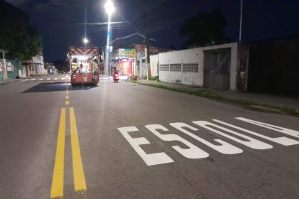 Prefeitura de Manaus amplia sinalização viária em bairros estratégicos para reduzir sinistros no trânsito