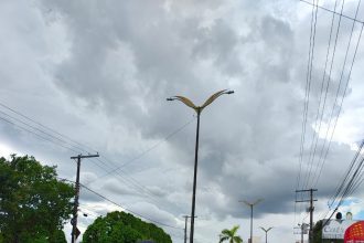 Ageman notifica Águas de Manaus por vazamento em adutora na avenida Coronel Teixeira e cobra esclarecimentos imediatos
