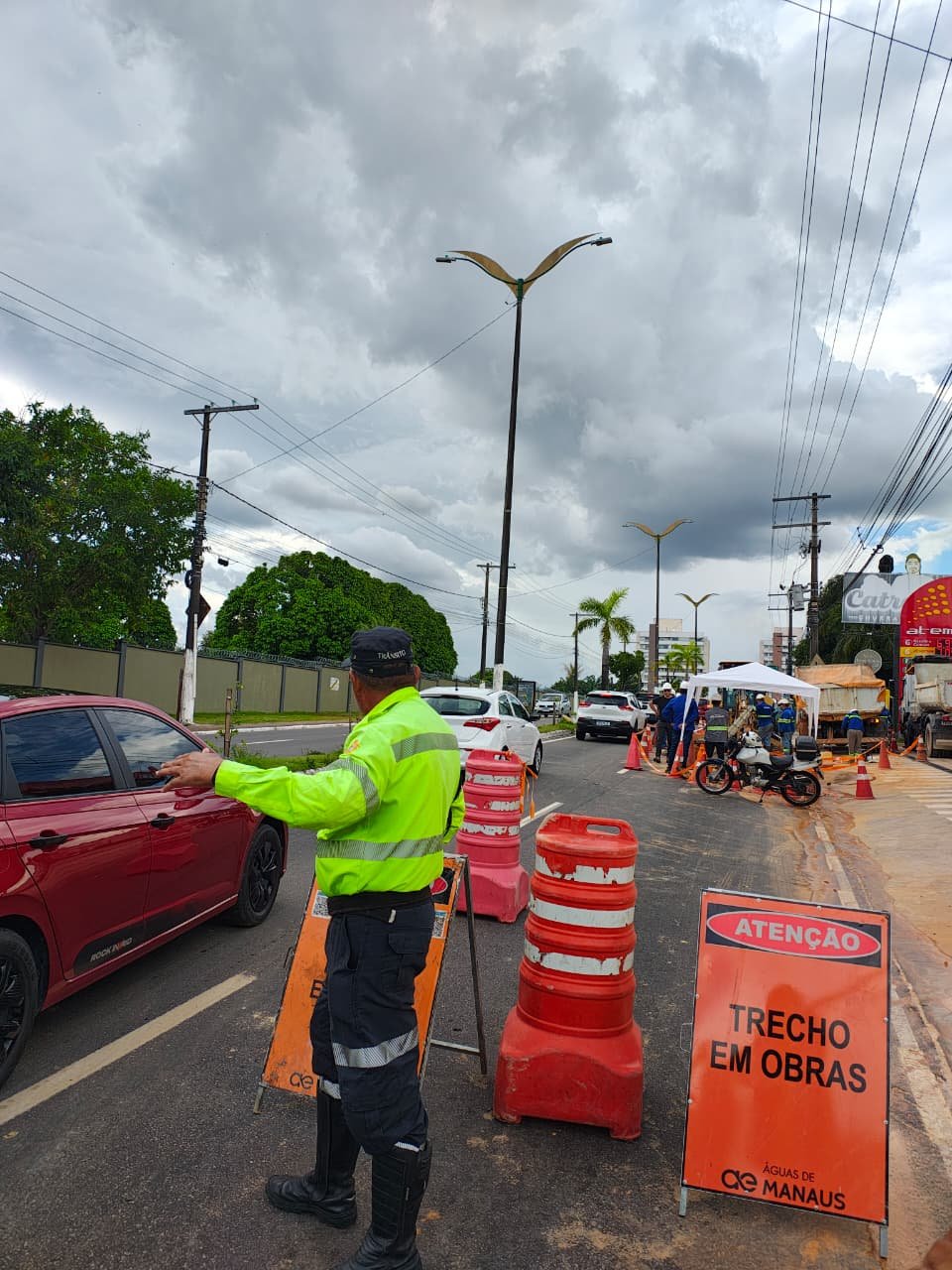 Ageman notifica Águas de Manaus por vazamento em adutora na avenida Coronel Teixeira e cobra esclarecimentos imediatos