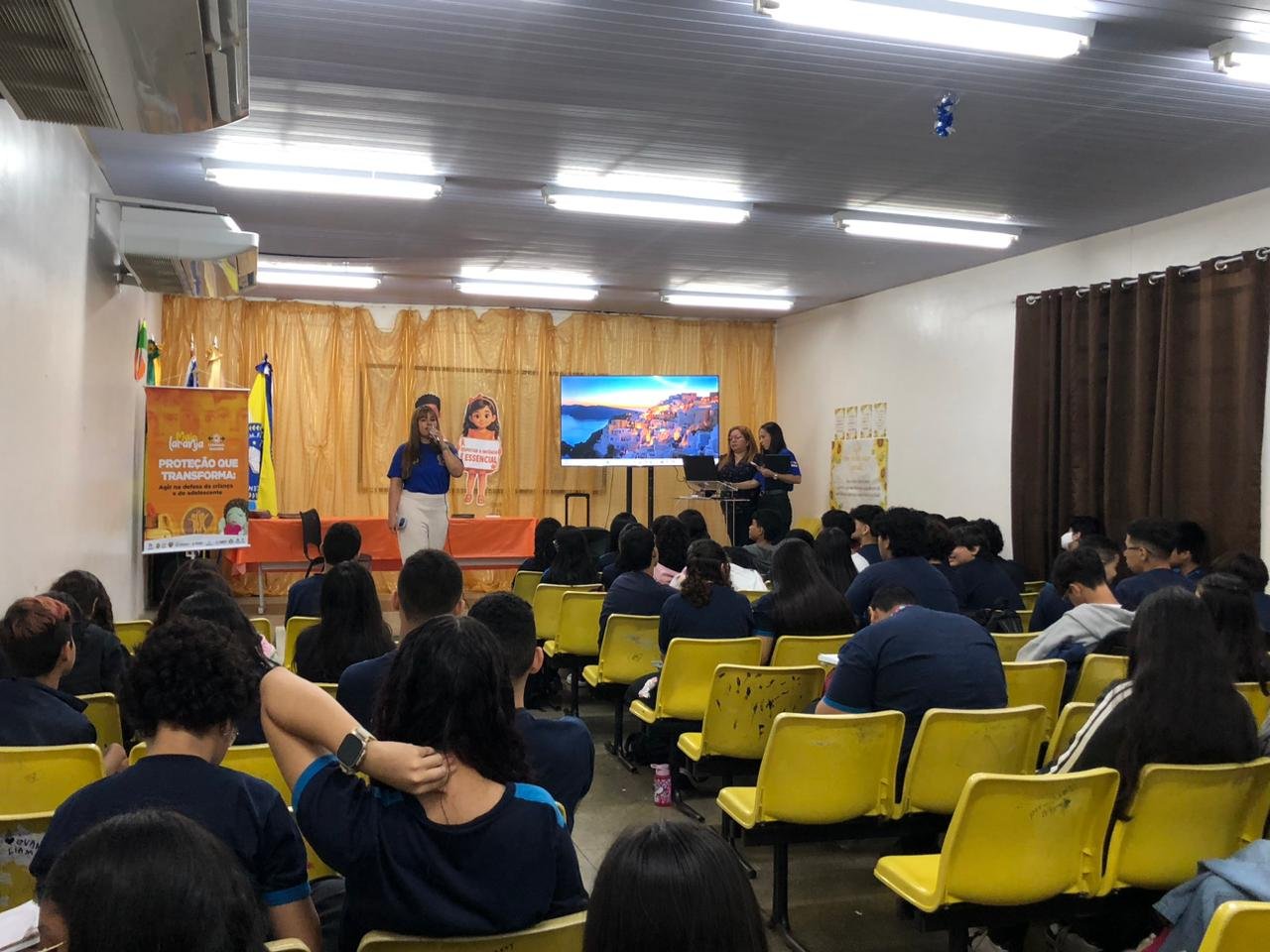 Maio Laranja mobiliza alunos de escola municipal em Manaus contra abuso sexual infantil