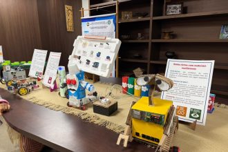Estudantes de escola municipal de Manaus visitam exposição Educação Ambiental e as novas Tecnologias no Manauara